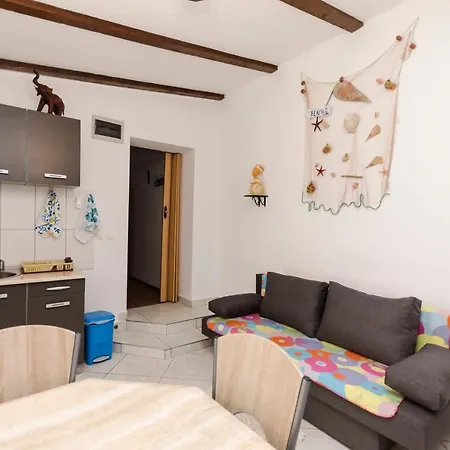 By The Sea Apartment *