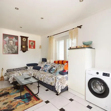 Apartment By The Sea Tribunj (Sibenik-Knin)