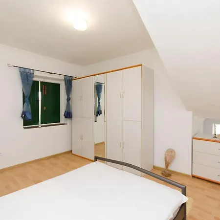 Apartment By The Sea Tribunj (Sibenik-Knin)